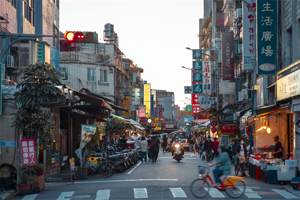 美国通胀为何重燃？华尔街大佬怒喷：都怪鲍威尔太鸽！