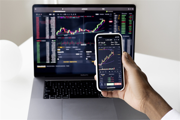 美国4月ADP就业人数增加19.2万，预期18万，3月数据上修
